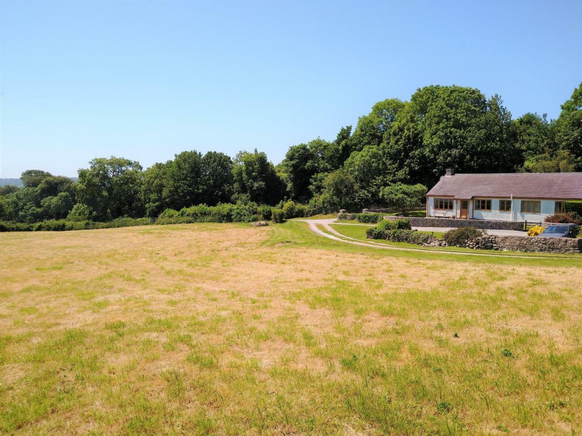 Llinos Cottage Beaumaris Exterior photo